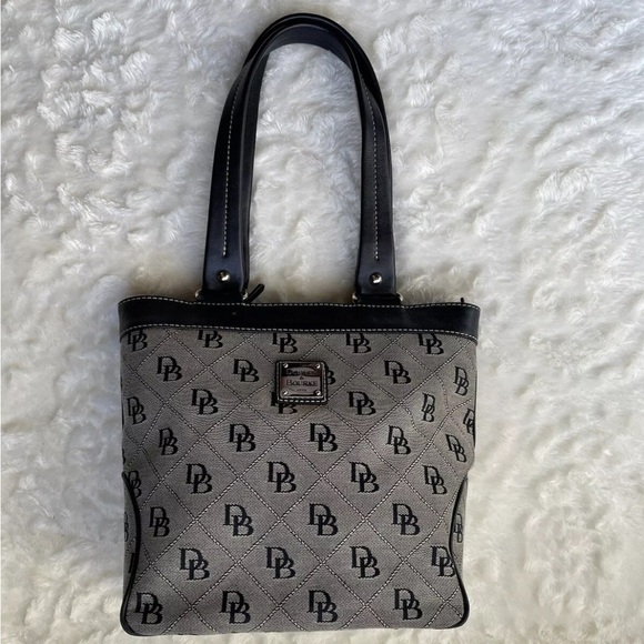 Vintage Dooney & Bourke Gabriella Logo Quilt Bag Black Grey Purse Shoulder Bag - Picture 2 of 14